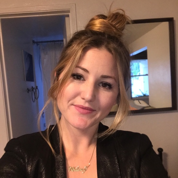 Meet your Posher, Whitney - Picture 1 of 1